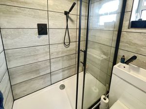 Annex En Suite- click for photo gallery